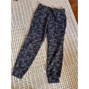 Lululemon Ready to Rulu Jogger Crop sz 8